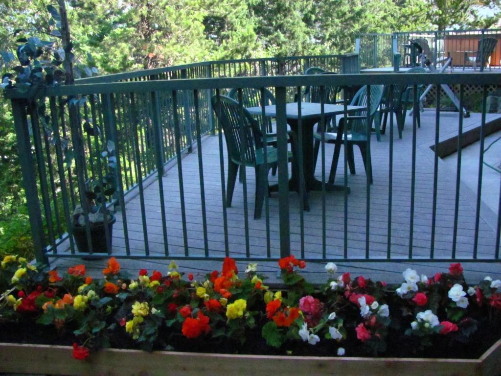 Greenwood Country Inn Pemberton Exterior photo