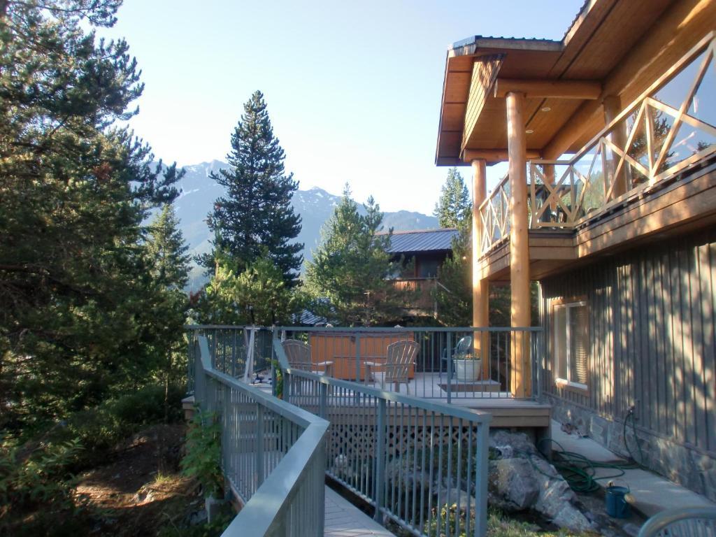Greenwood Country Inn Pemberton Exterior photo